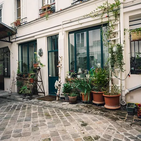 Apartment Duplex Sur Cour Arboree Paris
